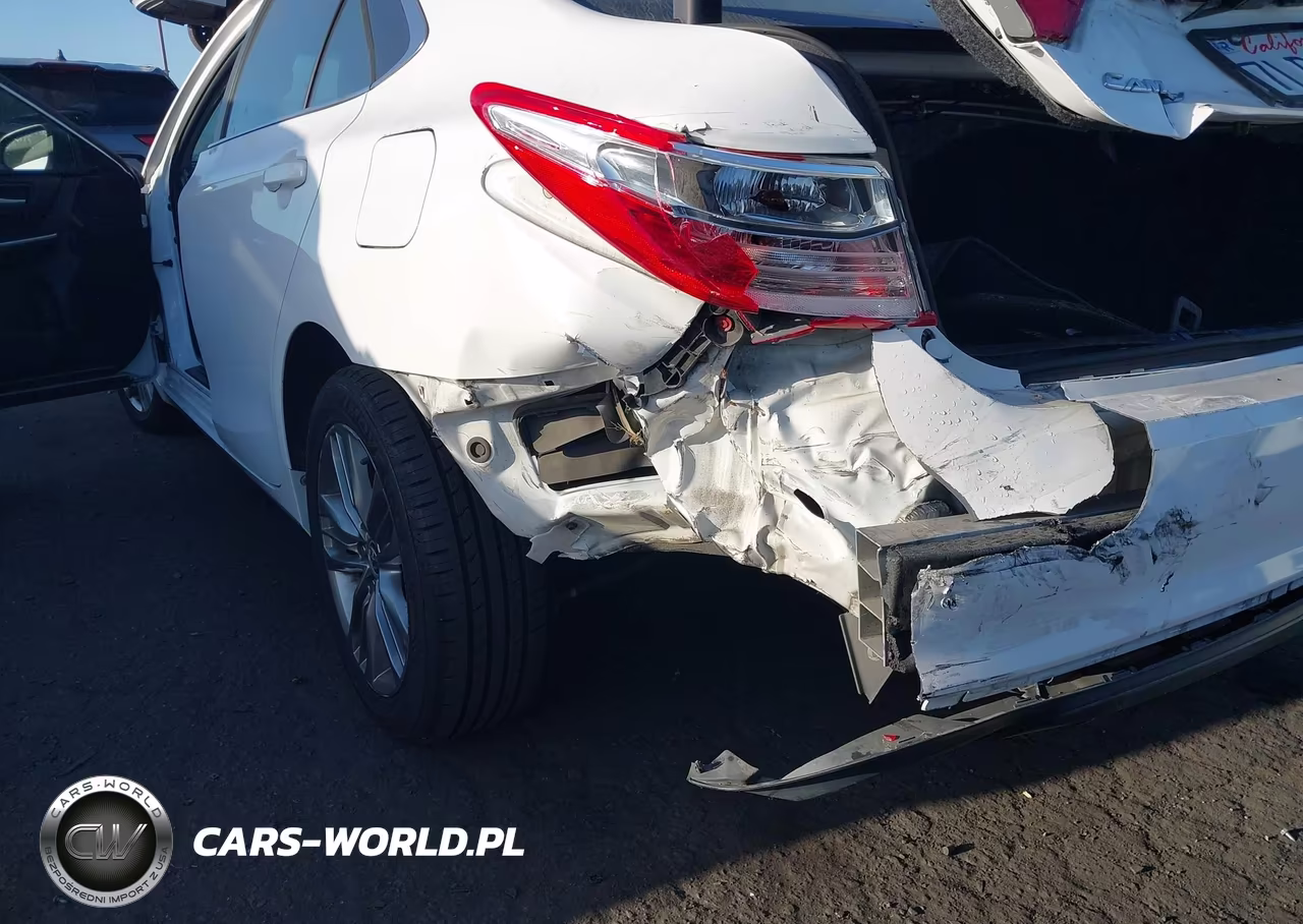 2015 Toyota Camry Se VIN:4T1BF1FK1FU047301 - 18