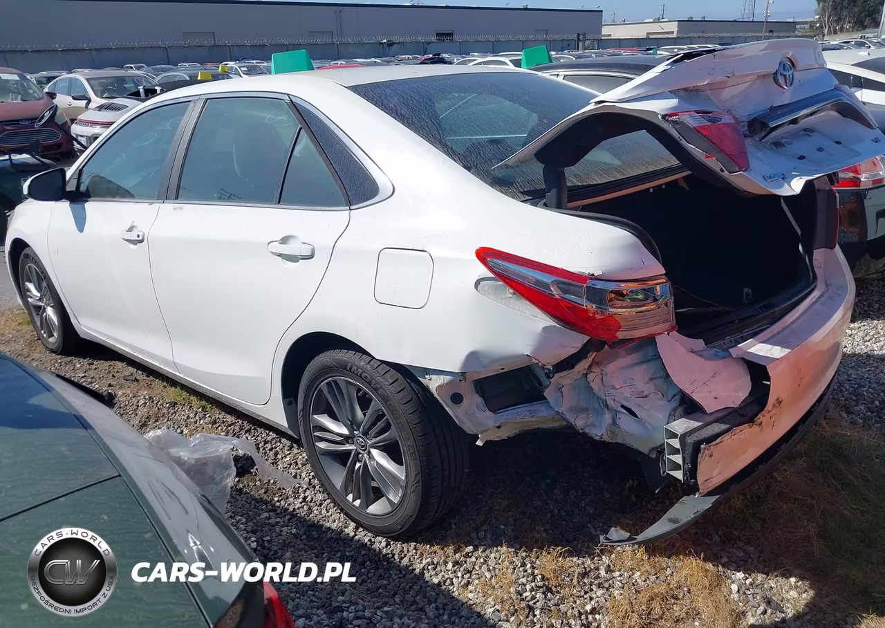 2015 Toyota Camry Se VIN:4T1BF1FK1FU047301 - 3