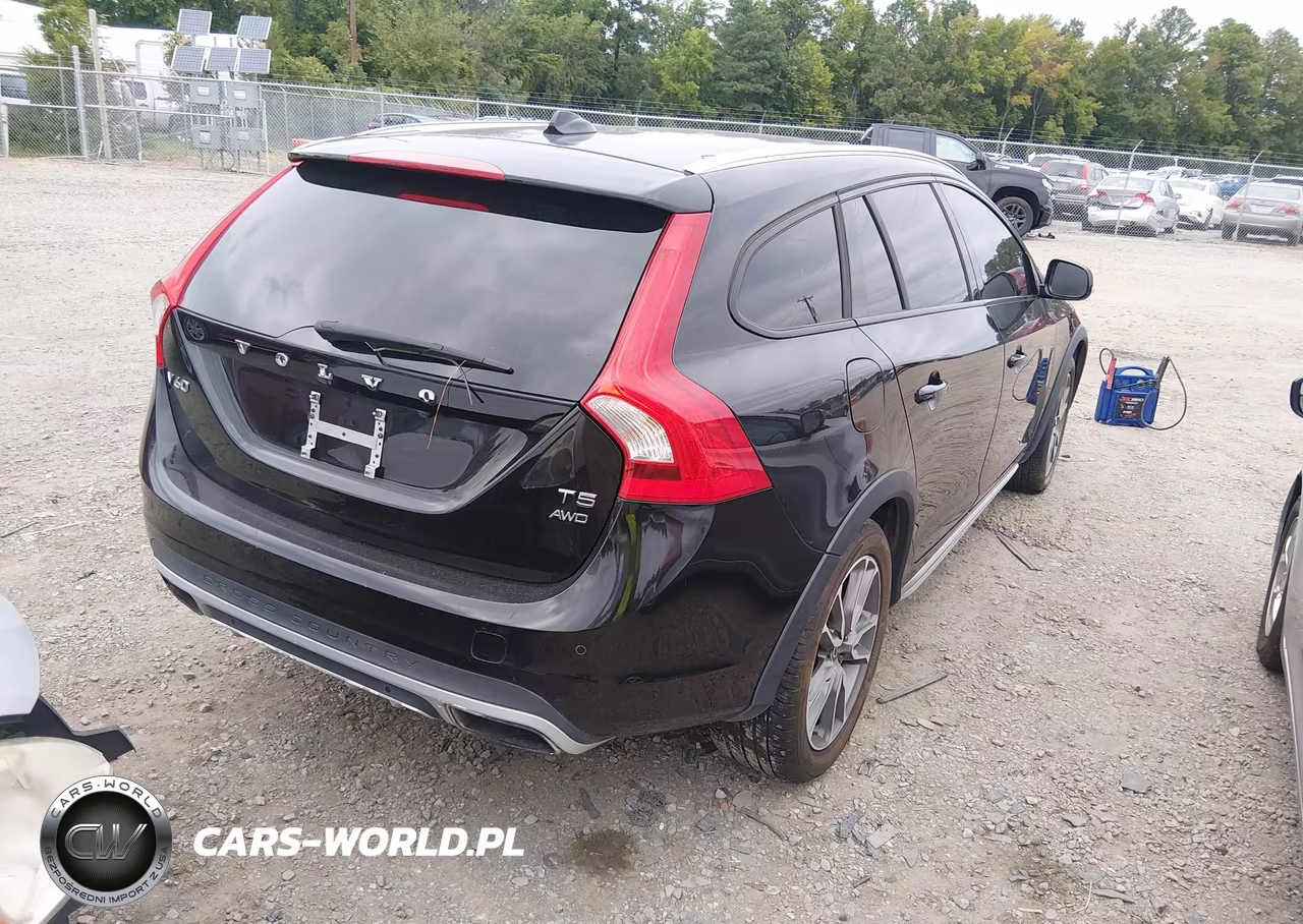 2016 Volvo V60 Cross Country Premier VIN:YV4612HK8G1019258 - 4