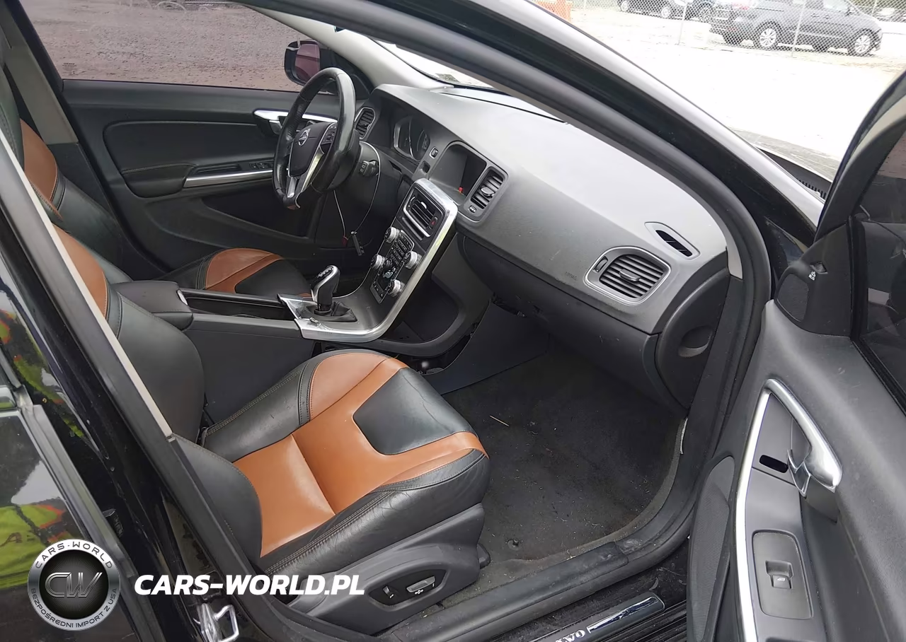 2016 Volvo V60 Cross Country Premier VIN:YV4612HK8G1019258 - 5