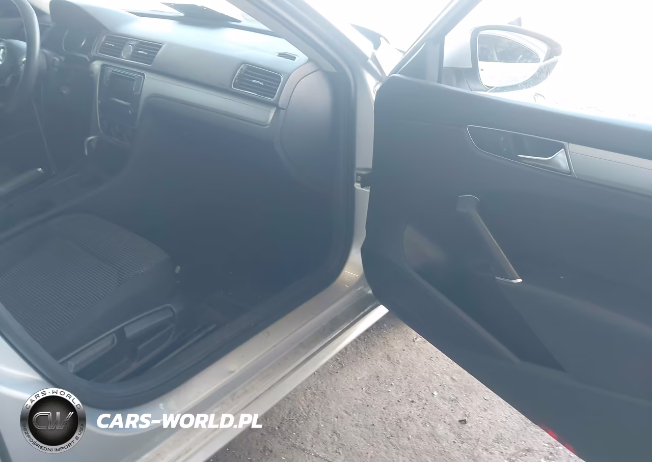 2017 Volkswagen Passat 1.8T S VIN:1VWAT7A39HC073310 - 5