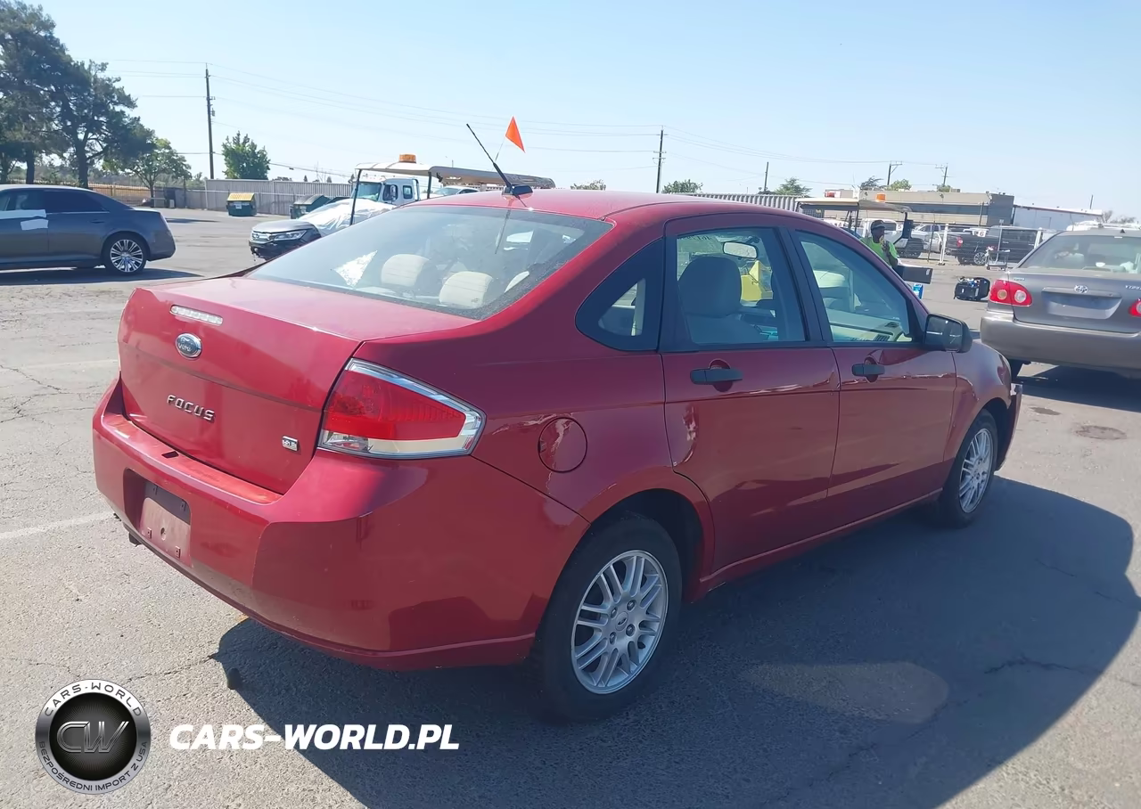 2011 Ford Focus Se VIN:1FAHP3FN6BW103819 - 4