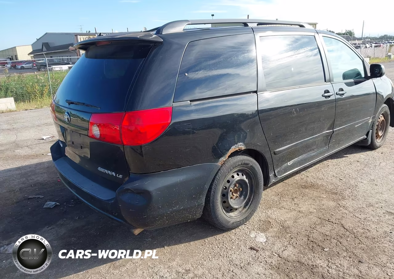2010 Toyota Sienna Le VIN:5TDKK4CC7AS342074 - 4