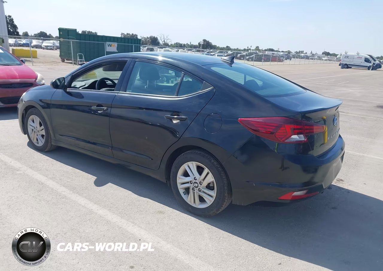 2019 Hyundai Elantra Sel VIN:5NPD84LF3KH440527 - 3
