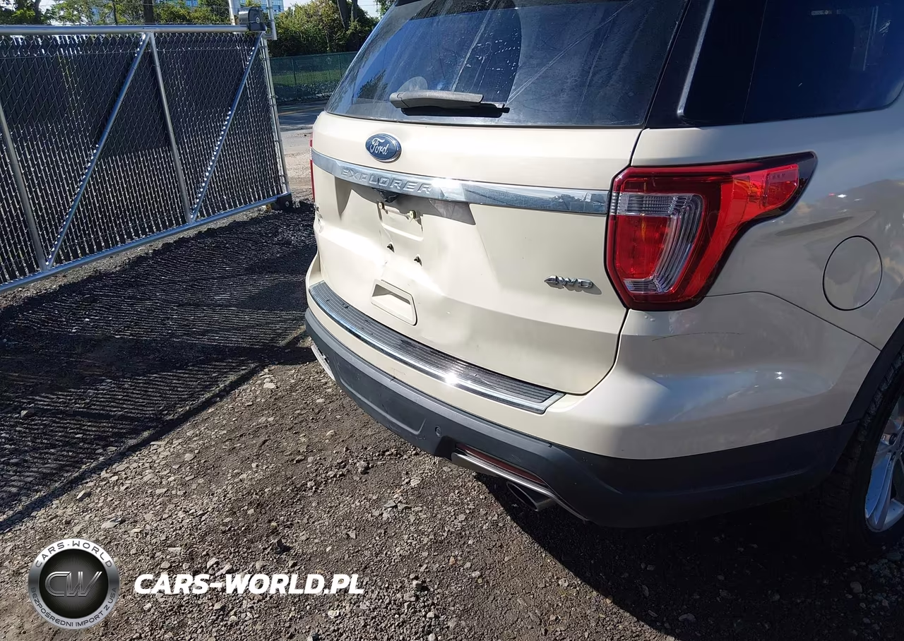 2018 Ford Explorer Xlt VIN:1FM5K8D81JGA01824 - 17