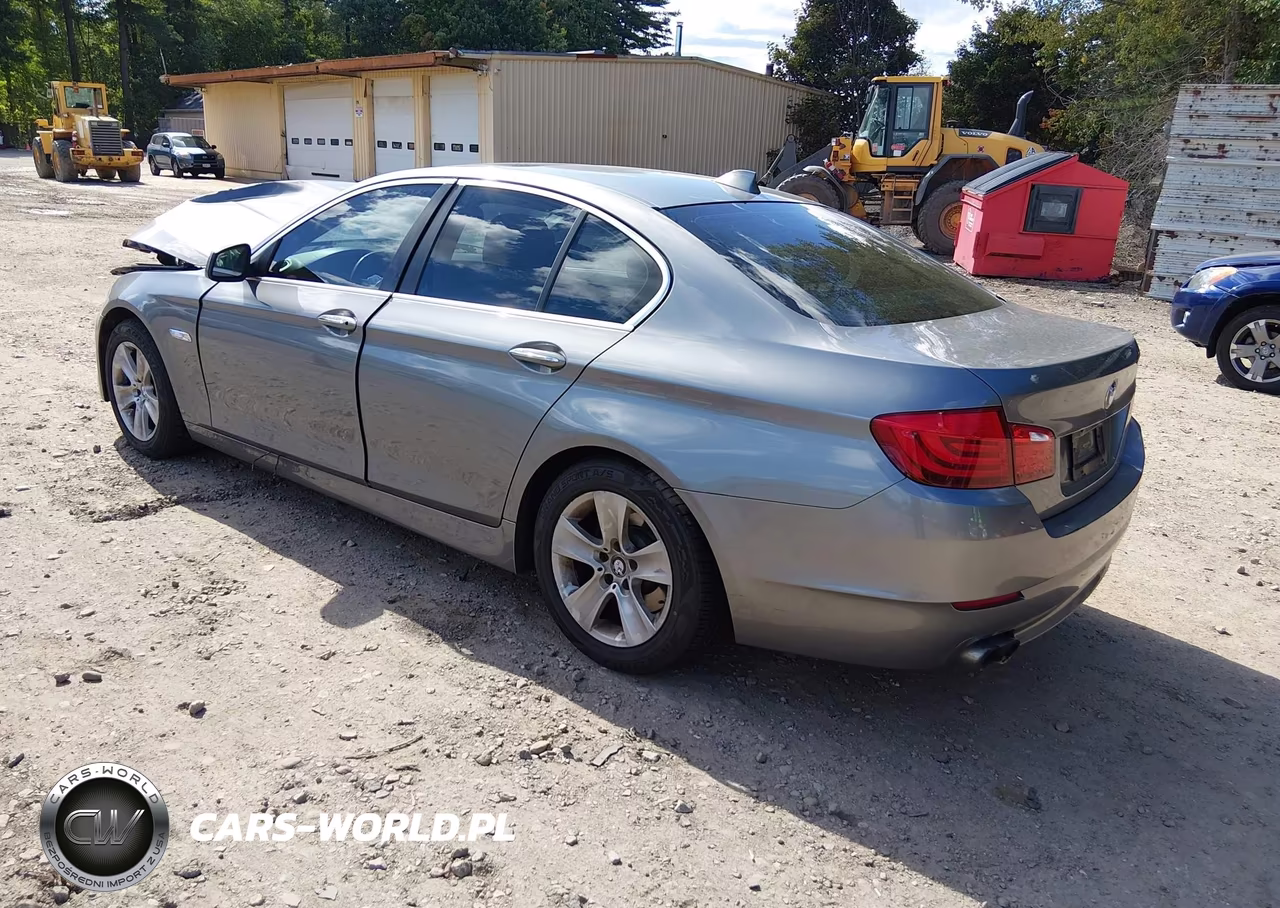 2013 BMW 528I xDrive VIN:WBAXH5C54DDW11883 - 3