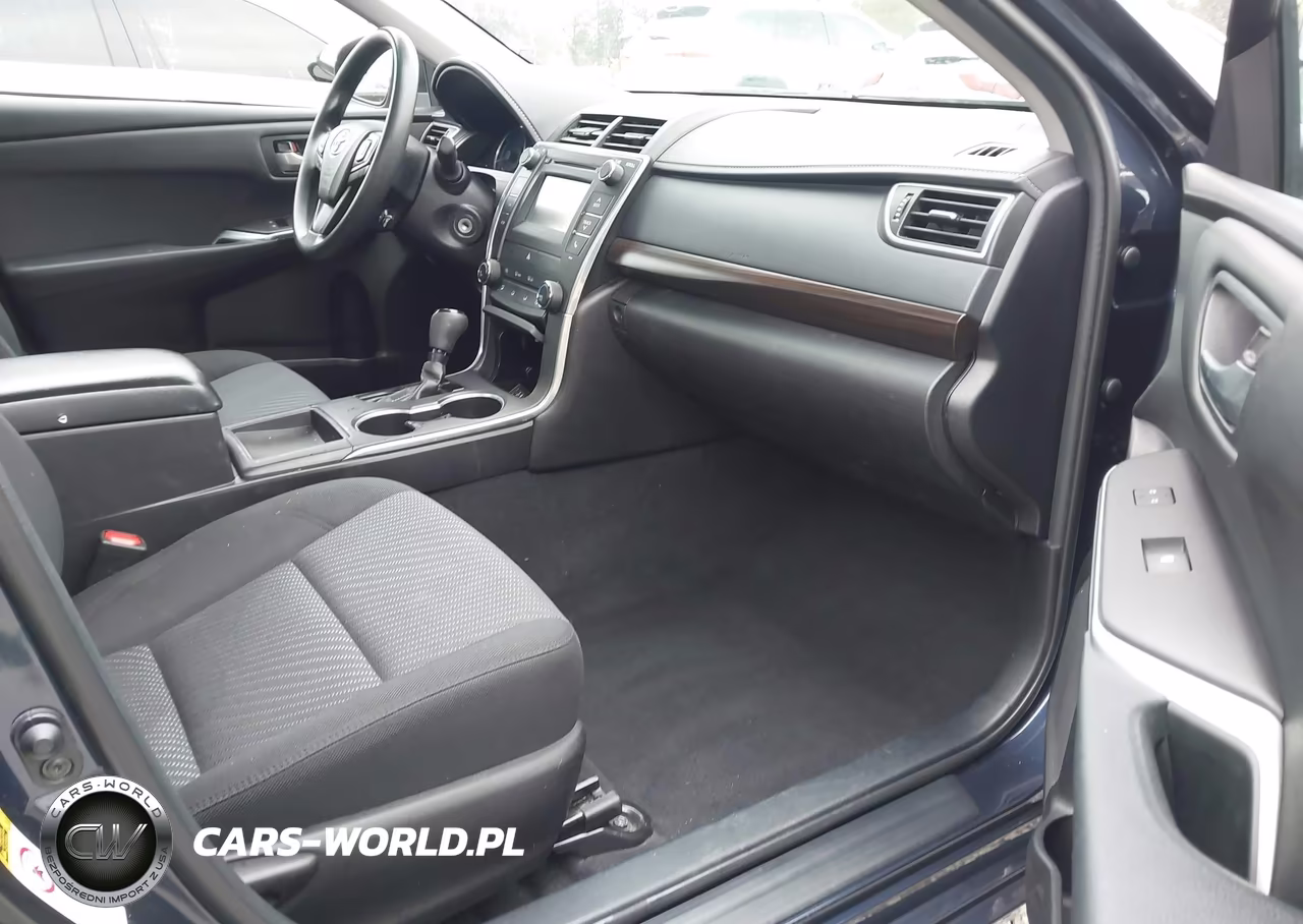2016 Toyota Camry Le VIN:4T4BF1FK4GR517246 - 17