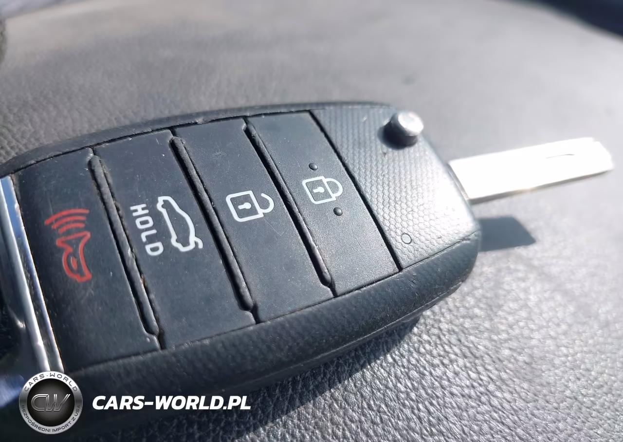 2019 Kia Optima Lx VIN:5XXGT4L33KG319638 - 11