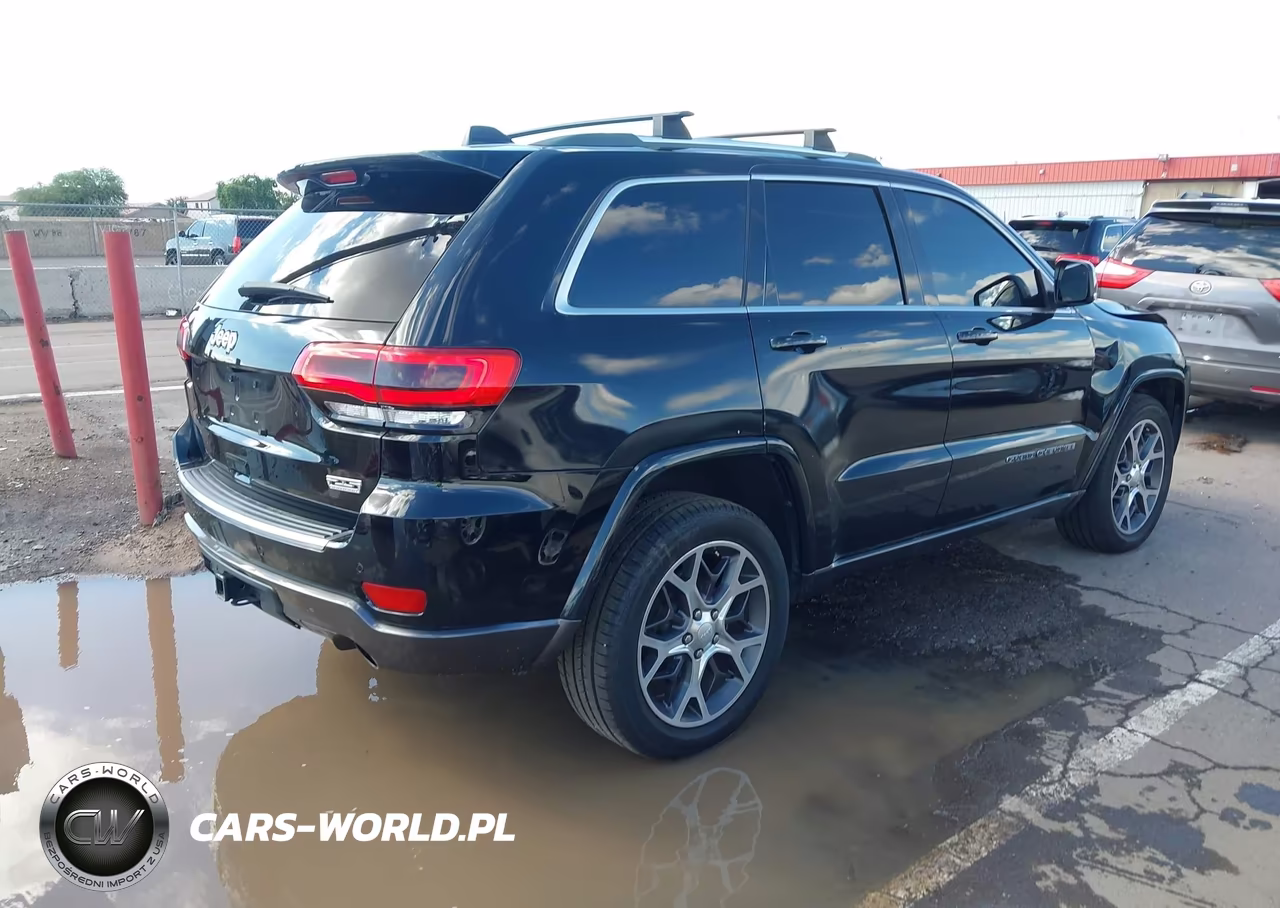 2018 Jeep Grand Cherokee Sterling Edition 4X2 VIN:1C4RJEBG8JC369877 - 4