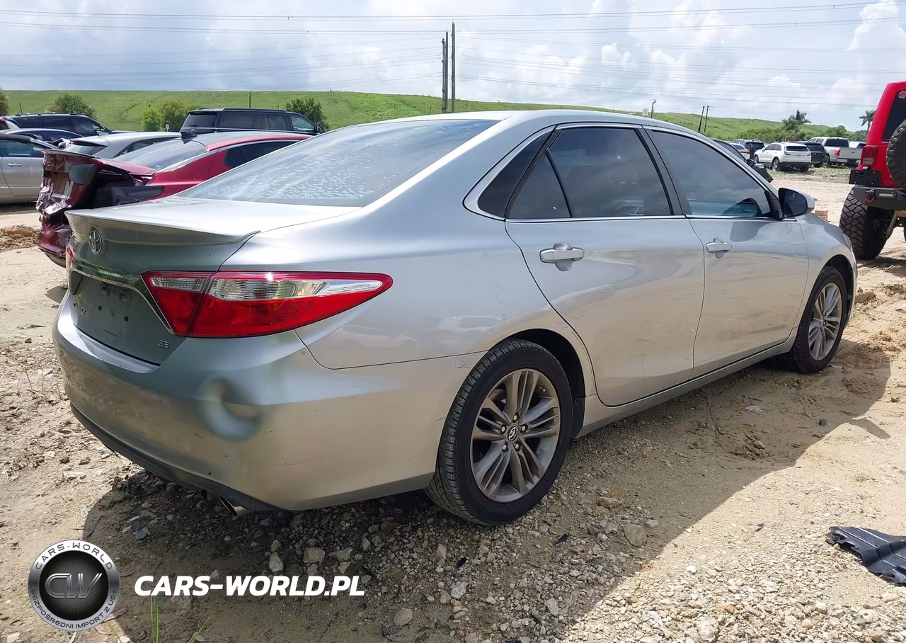 2017 Toyota Camry Se VIN:4T1BF1FK3HU387598 - 4