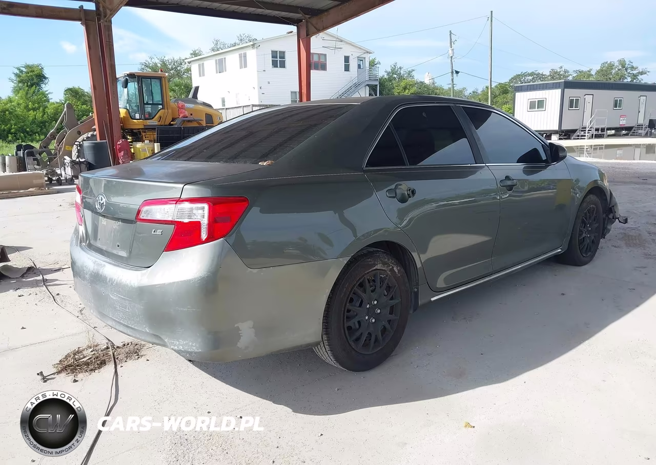 2014 Toyota Camry Le VIN:4T4BF1FKXER357323 - 4