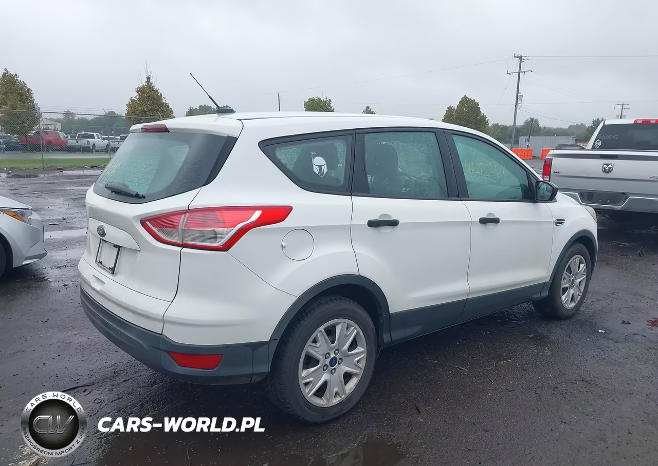 2016 Ford Escape S VIN:1FMCU0F70GUB62084 - 4