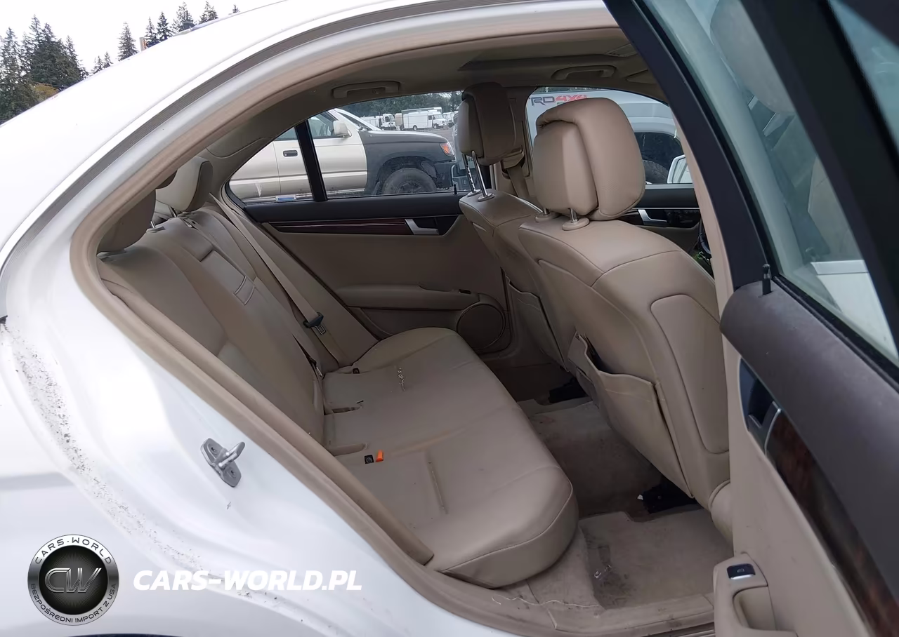 2013 Mercedes-Benz C 250 Luxury VIN:WDDGF4HB3DA775070 - 8