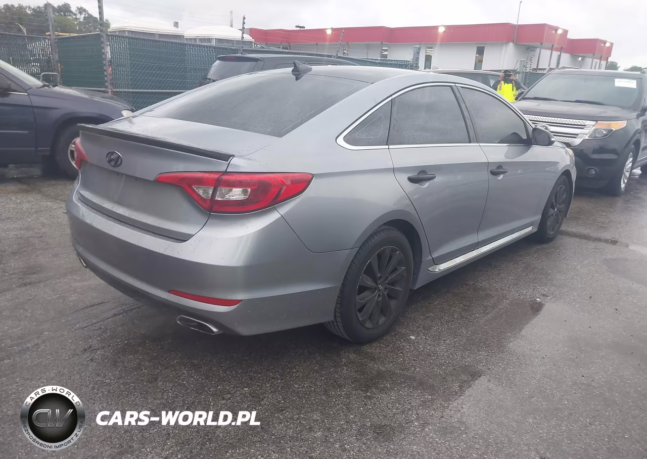 2016 Hyundai Sonata Sport VIN:5NPE34AF1GH312073 - 4