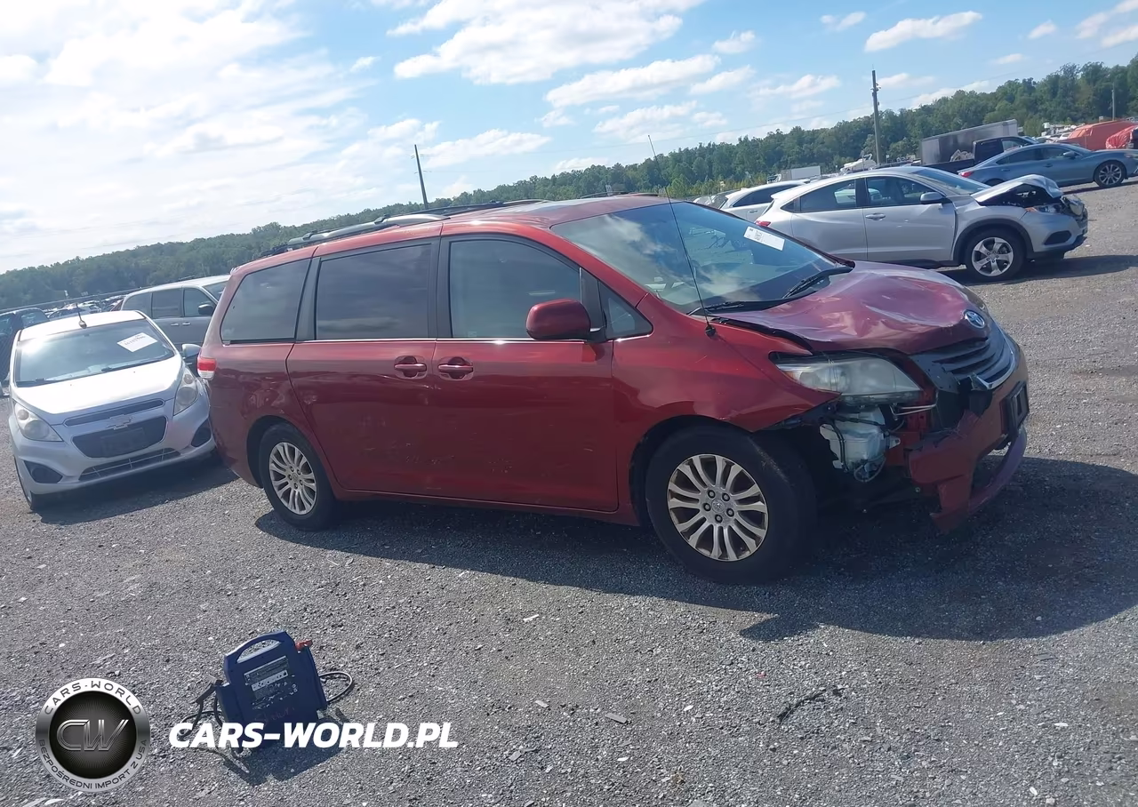 2013 Toyota Sienna Xle V6 8 Passenger VIN:5TDYK3DC5DS361729 - 13