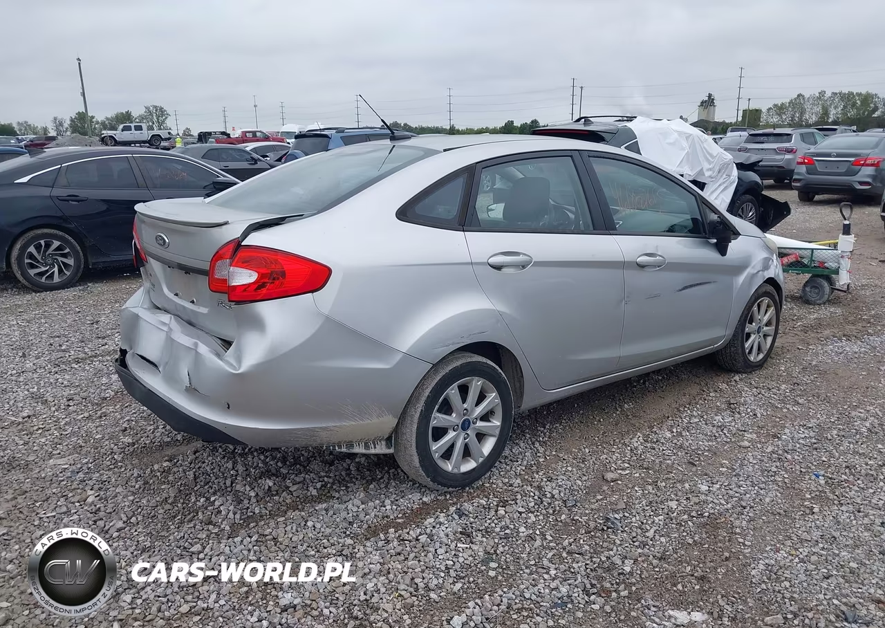 2012 Ford Fiesta Se VIN:3FADP4BJ3CM158009 - 4