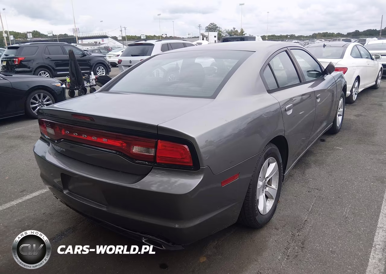 2011 Dodge Charger VIN:2B3CL3CG3BH608271 - 4