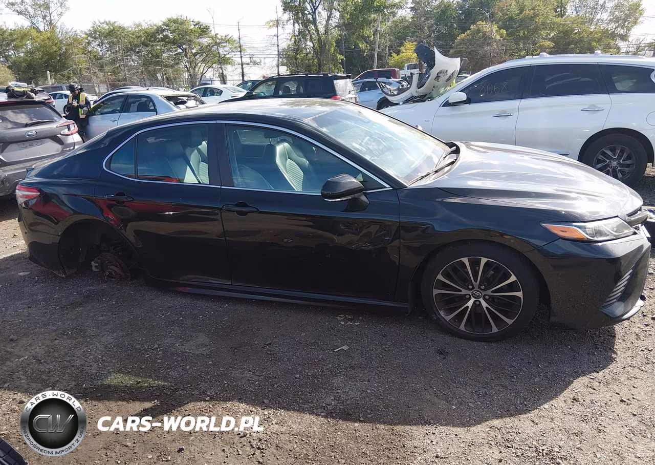 2018 Toyota Camry Se VIN:4T1B11HKXJU018464 - 13