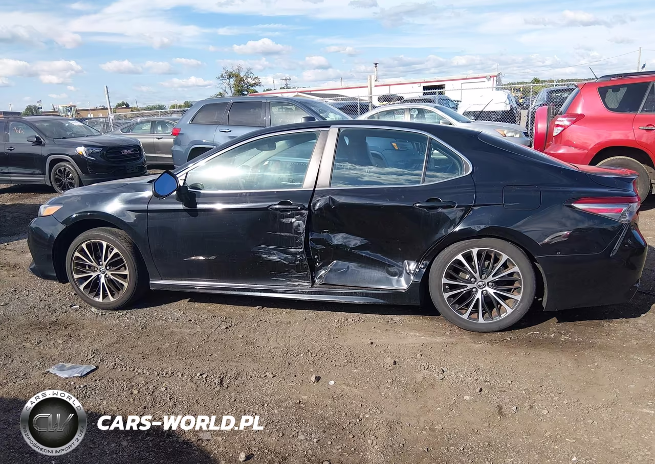 2018 Toyota Camry Se VIN:4T1B11HKXJU018464 - 14