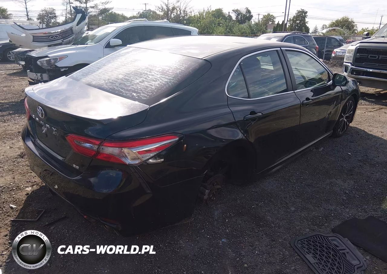 2018 Toyota Camry Se VIN:4T1B11HKXJU018464 - 4