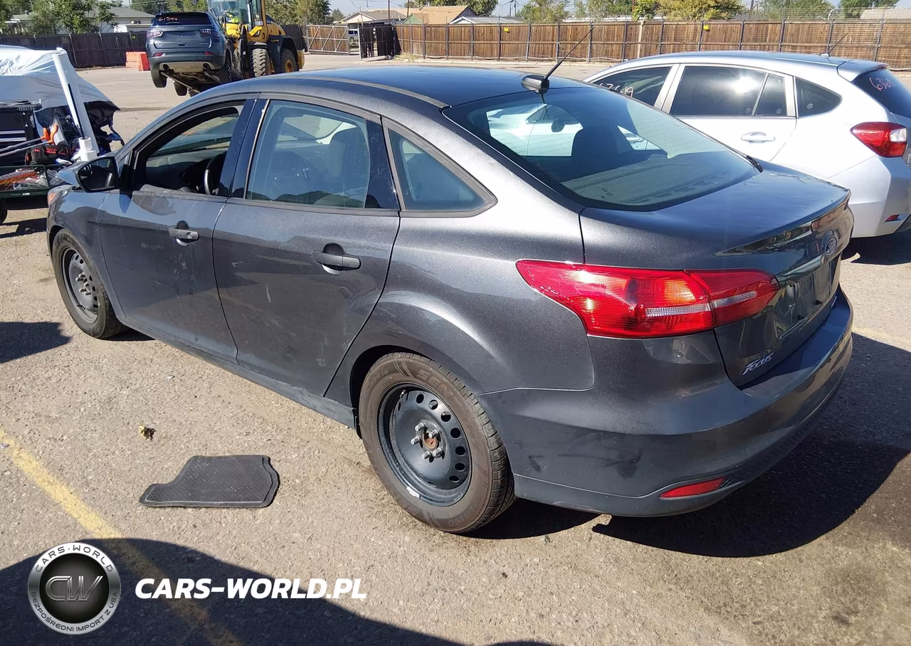 2016 Ford Focus S VIN:1FADP3E2XGL336908 - 3