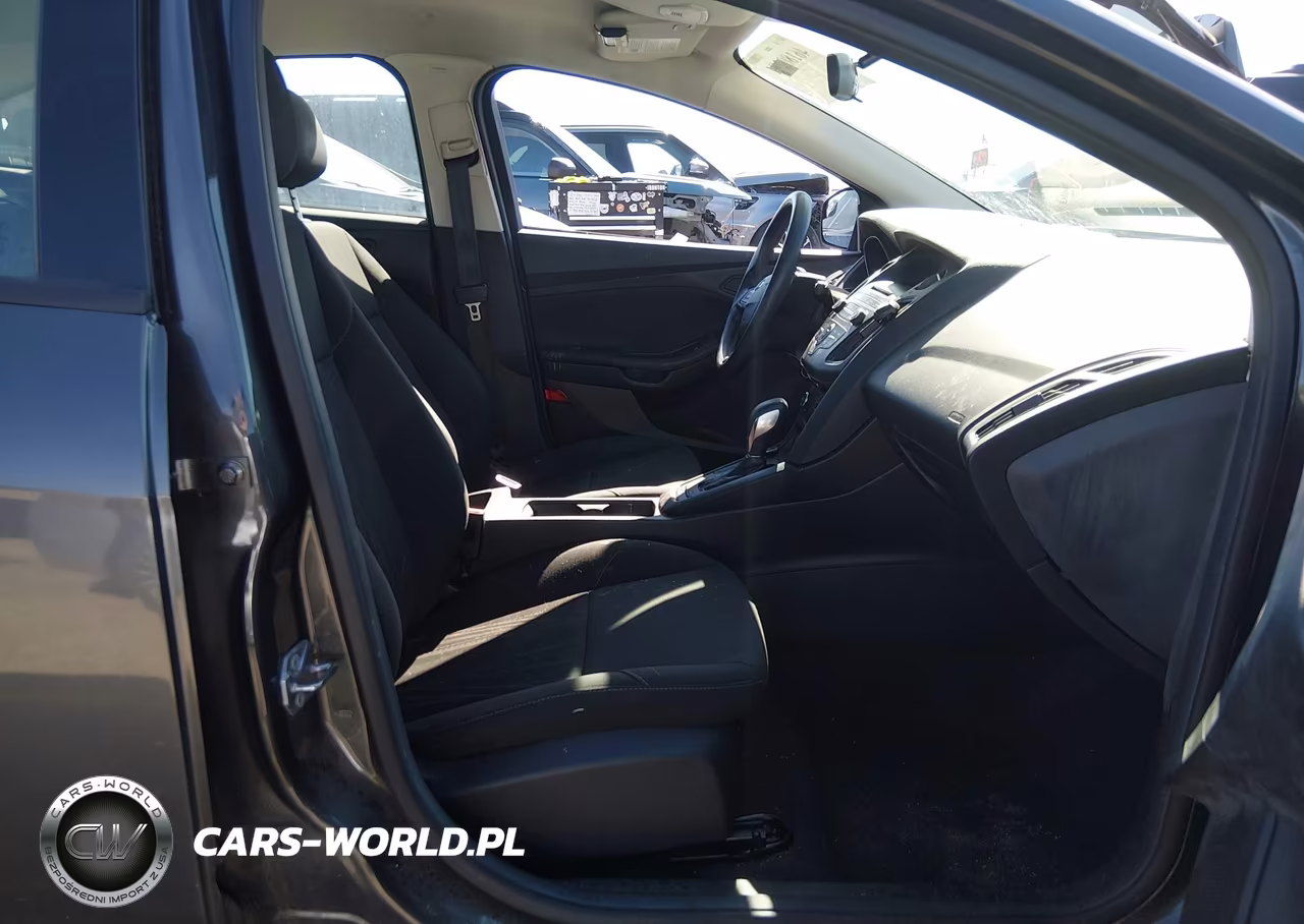 2016 Ford Focus S VIN:1FADP3E2XGL336908 - 5
