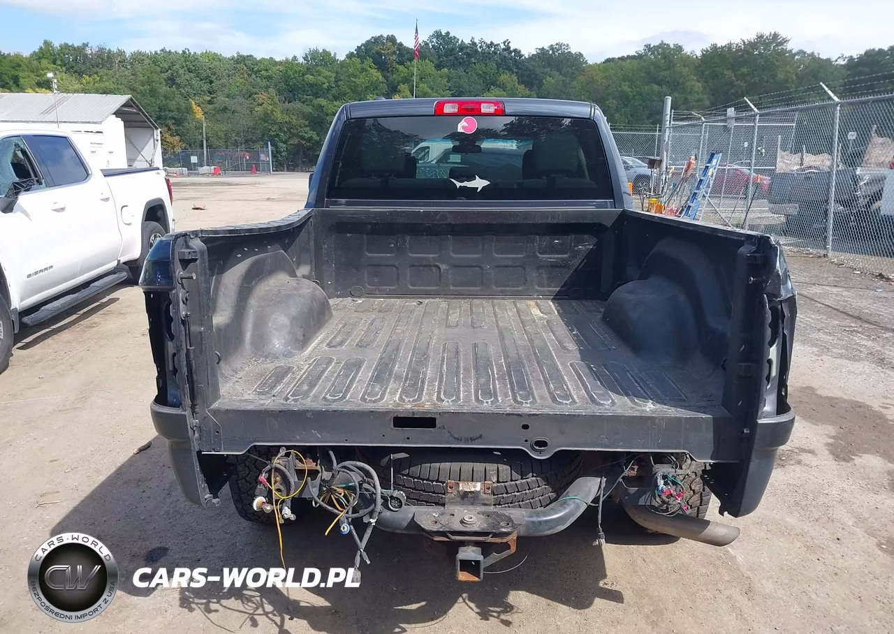 2017 Ram 1500 Express 4X4 6'4 Box VIN:1C6RR7FG8HS529620 - 17