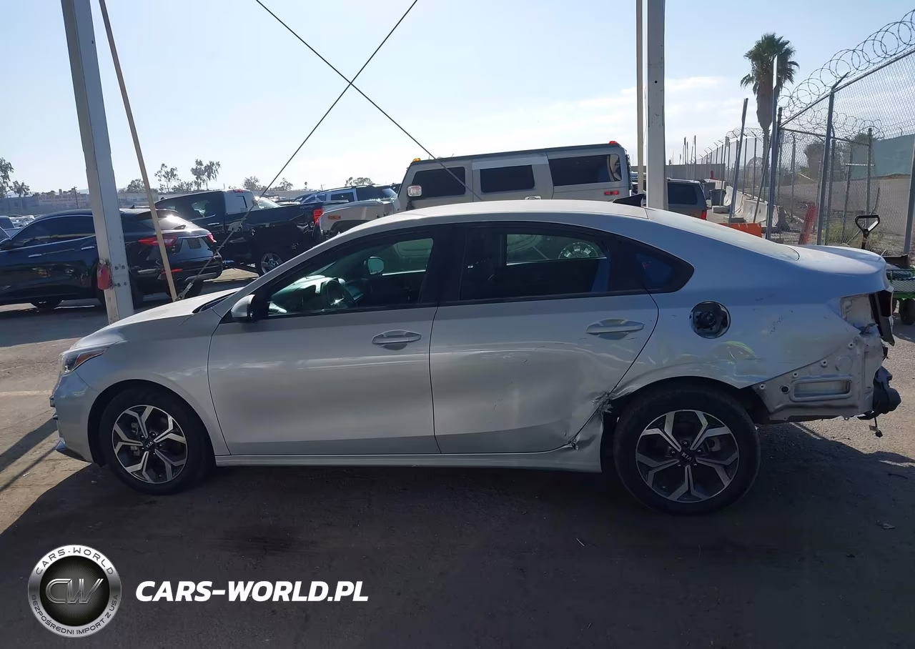 2021 Kia Forte Lxs VIN:3KPF24AD4ME325227 - 15