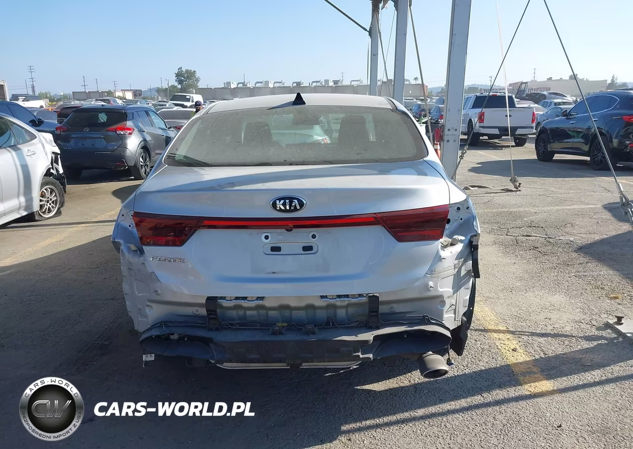 2021 Kia Forte Lxs VIN:3KPF24AD4ME325227 - 17