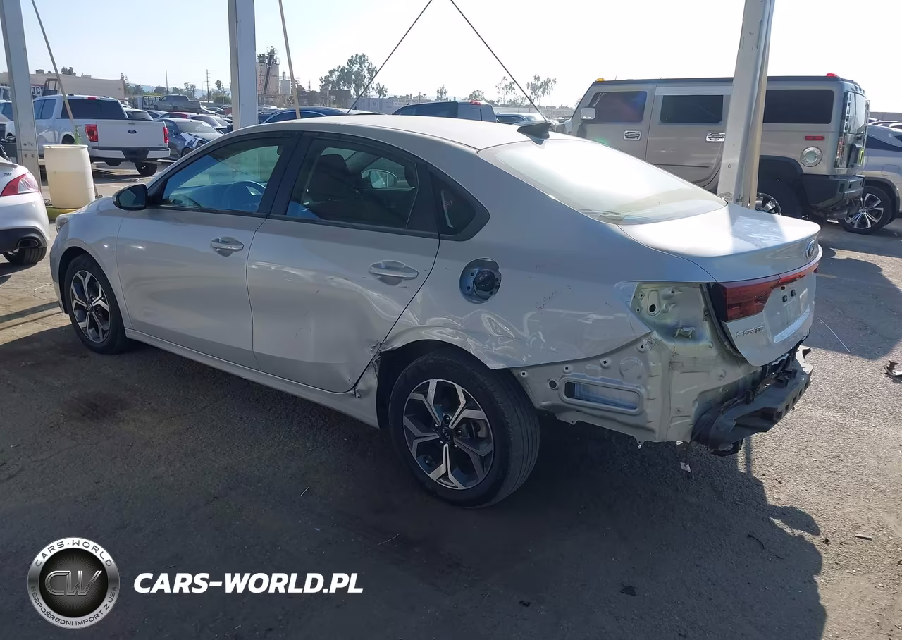 2021 Kia Forte Lxs VIN:3KPF24AD4ME325227 - 3