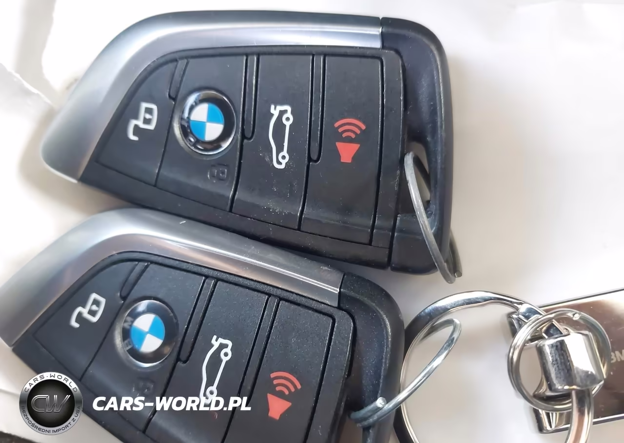 2025 BMW 330I VIN:3MW69CW03S8F63137 - 11