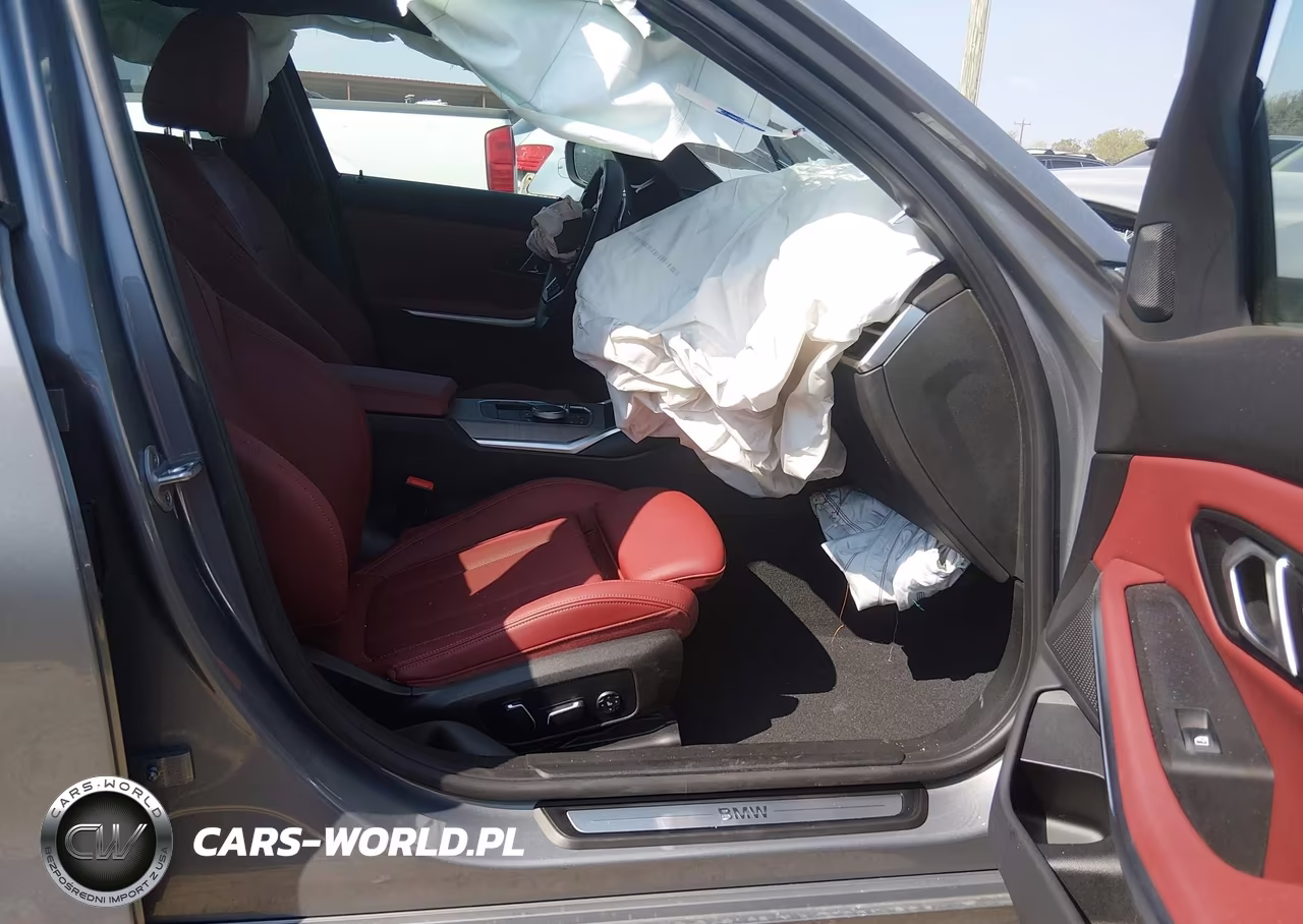 2025 BMW 330I VIN:3MW69CW03S8F63137 - 5