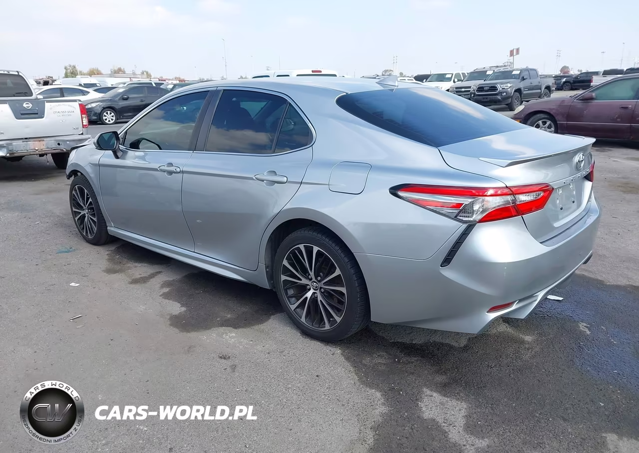 2018 Toyota Camry Se VIN:4T1B11HK3JU063732 - 3
