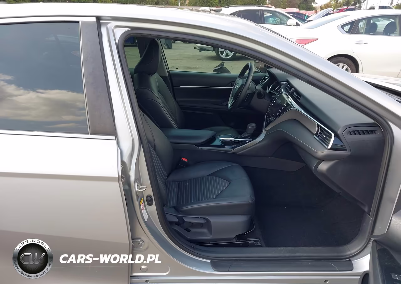 2018 Toyota Camry Se VIN:4T1B11HK3JU063732 - 5