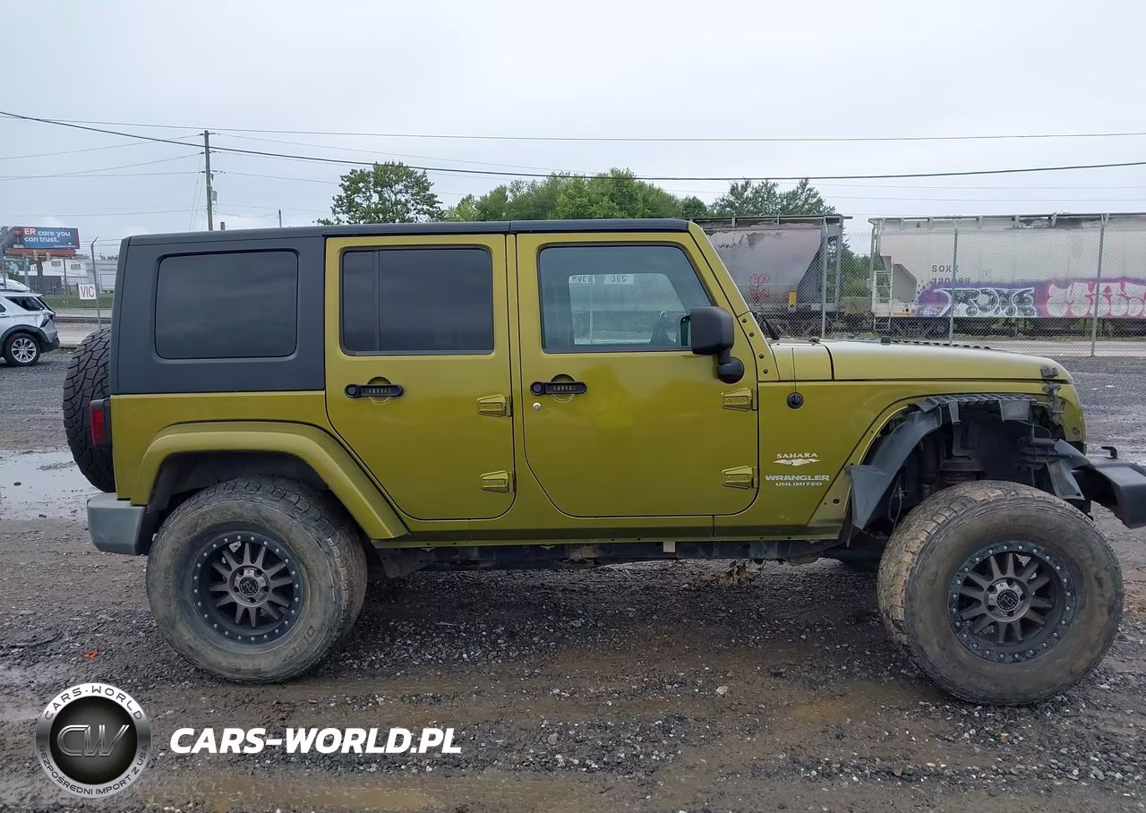 2007 Jeep Wrangler Unlimited Sahara VIN:1J4GA591X7L159566 - 13