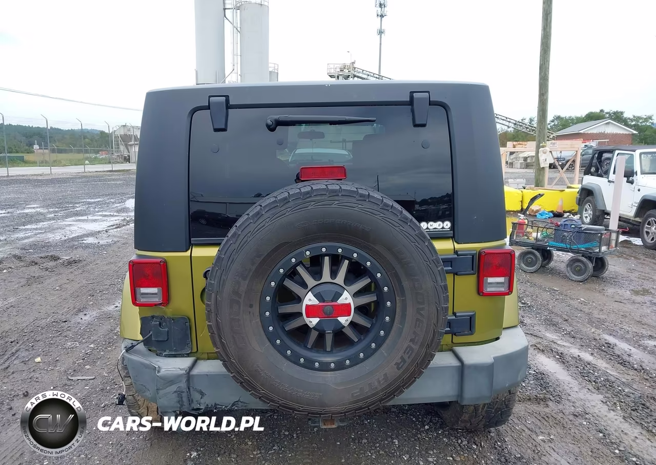 2007 Jeep Wrangler Unlimited Sahara VIN:1J4GA591X7L159566 - 16