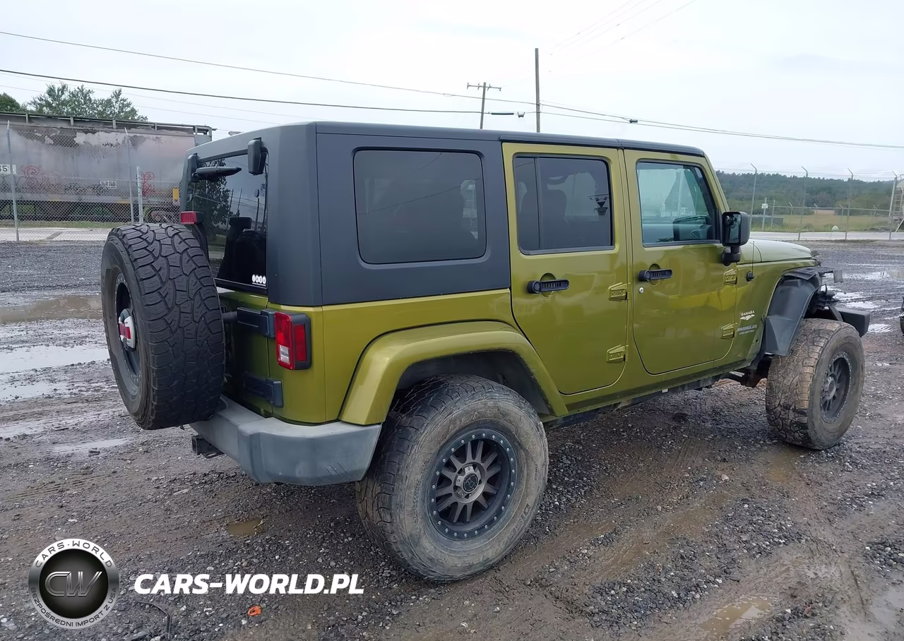 2007 Jeep Wrangler Unlimited Sahara VIN:1J4GA591X7L159566 - 4