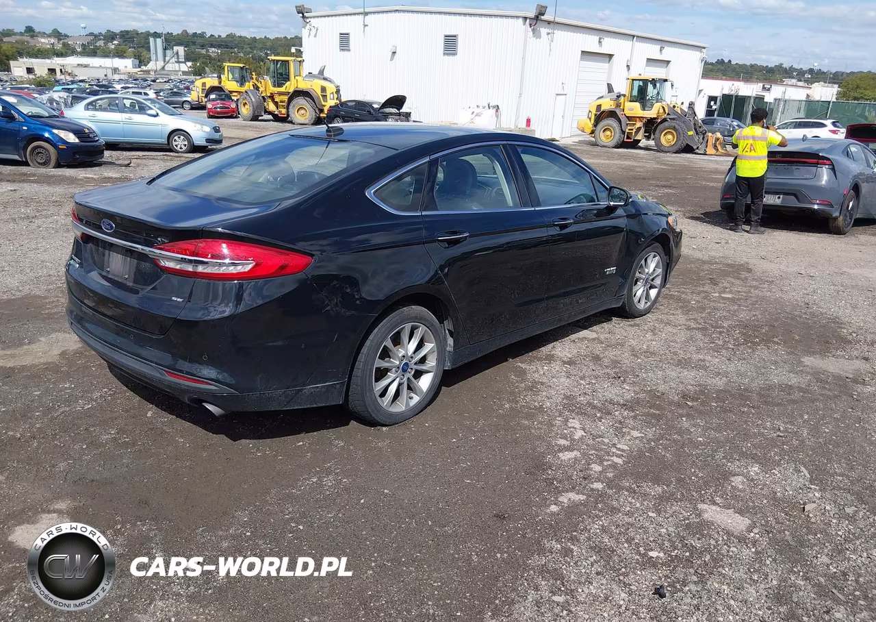2018 Ford Fusion Energi Se Luxury VIN:3FA6P0PU7JR237557 - 4