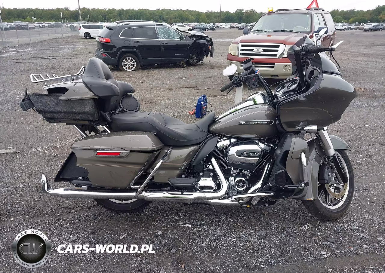 2018 Harley-Davidson Fltru VIN:1HD1KGD15JB650554 - 13