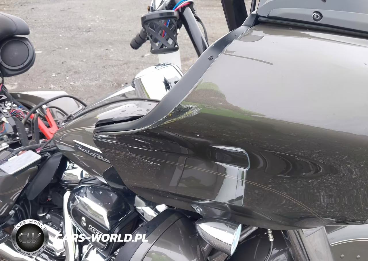 2018 Harley-Davidson Fltru VIN:1HD1KGD15JB650554 - 18