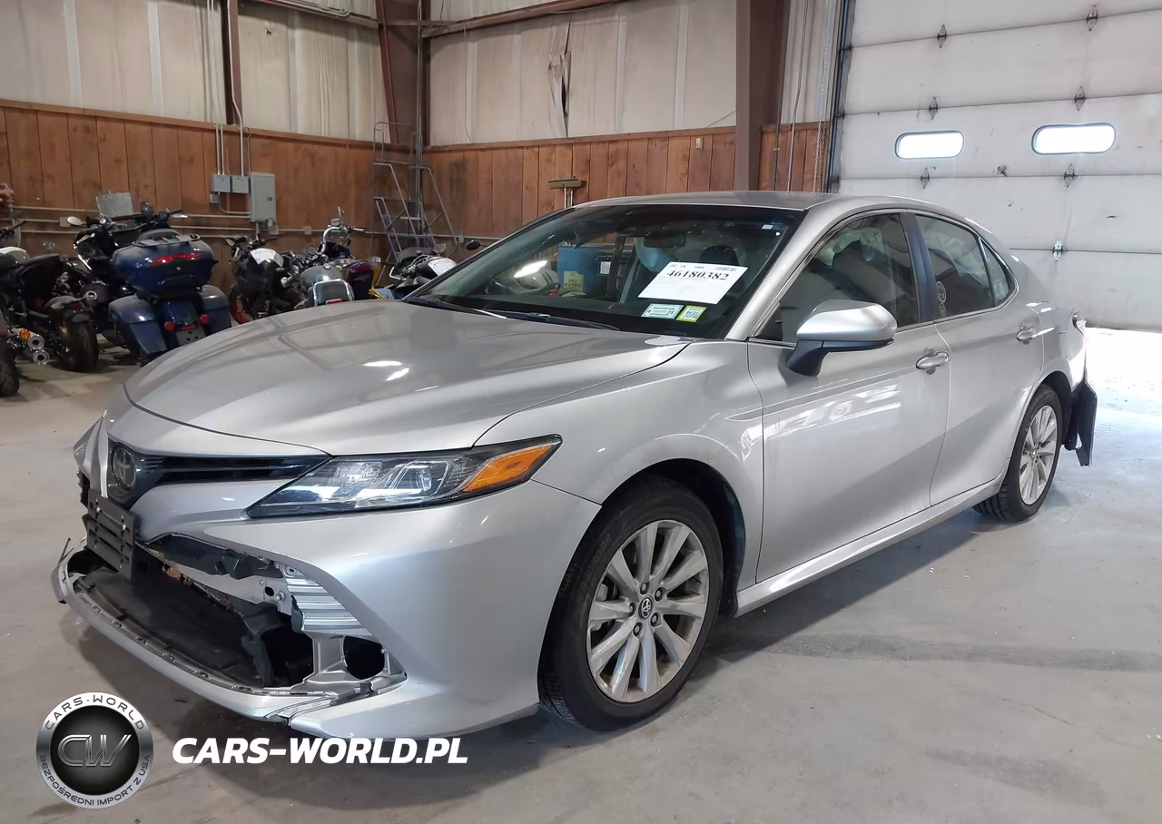 2018 Toyota Camry Le VIN:4T1B11HK9JU599732 - 2
