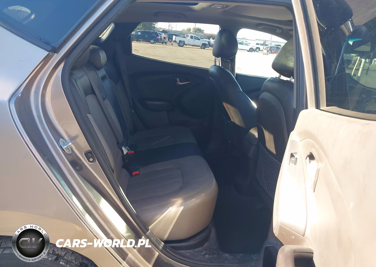 2012 Hyundai Tucson Limited VIN:KM8JUCAC1CU355335 - 8