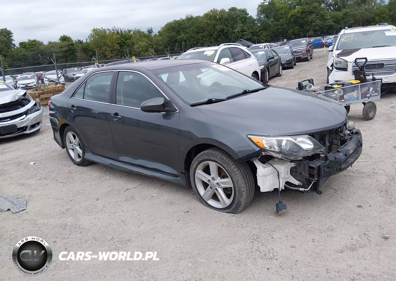 2014 Toyota Camry Se – zdjęcie 1 z 17