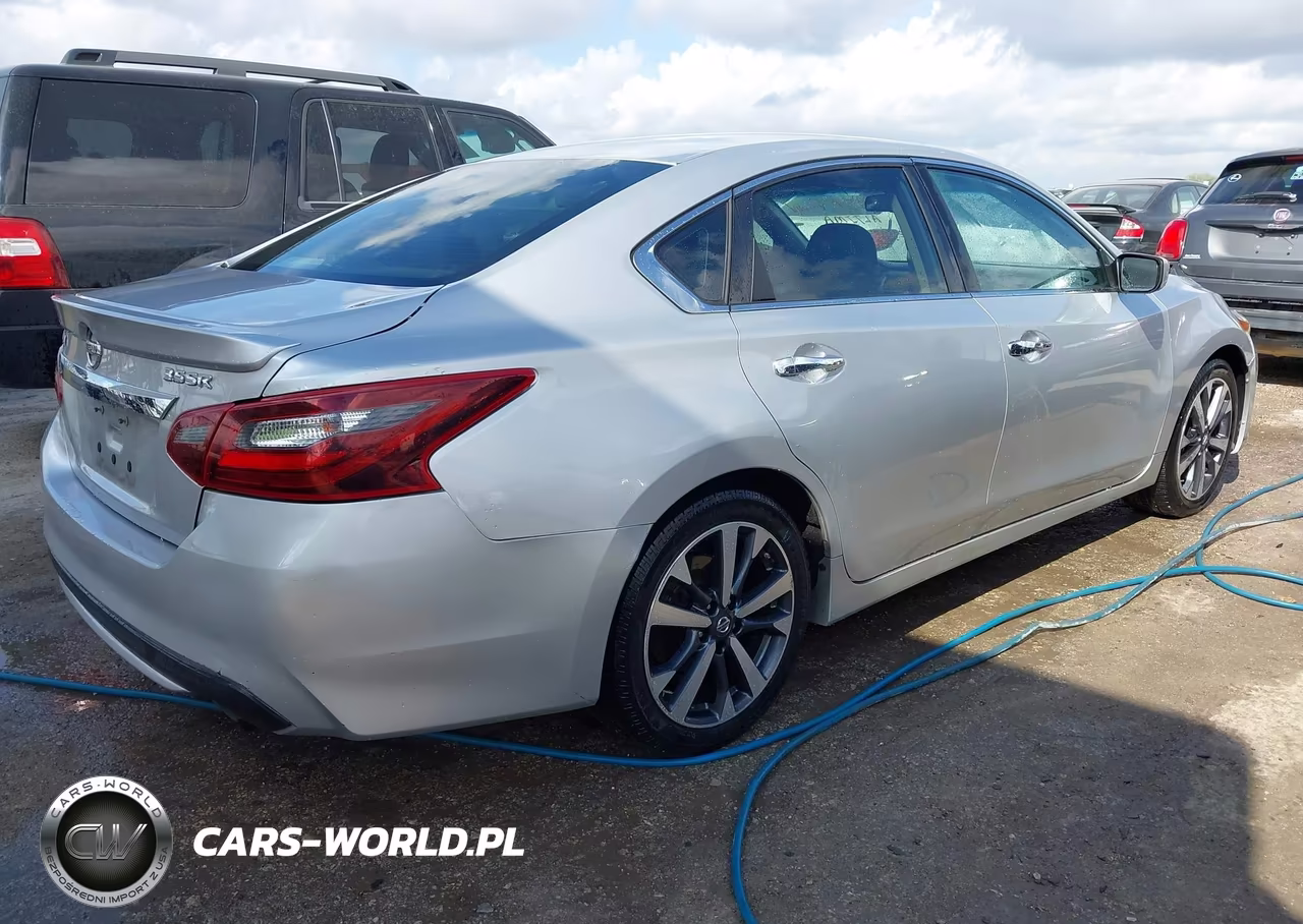 2017 Nissan Altima 3.5 Sr VIN:1N4BL3AP6HC191954 - 4