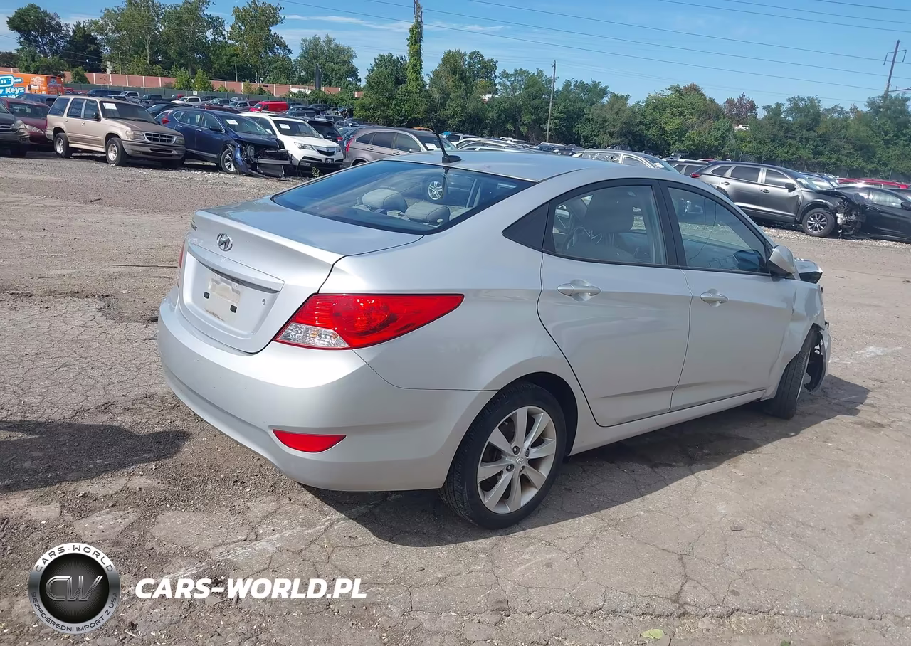 2014 Hyundai Accent Gls VIN:KMHCU4AE1EU588912 - 4