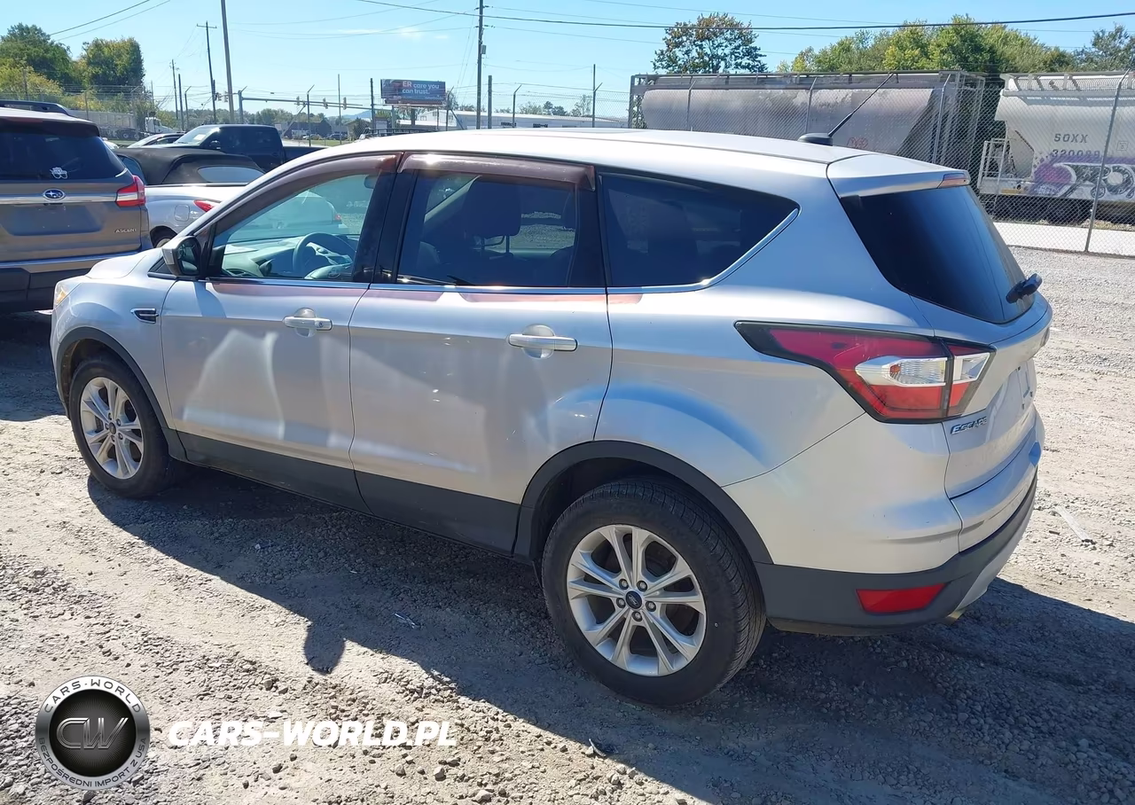 2017 Ford Escape Se VIN:1FMCU9GD9HUB34343 - 3