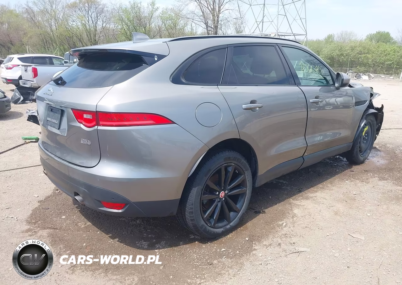 2018 Jaguar F-Pace 25T Prestige VIN:SADCK2FX3JA250324 - 4