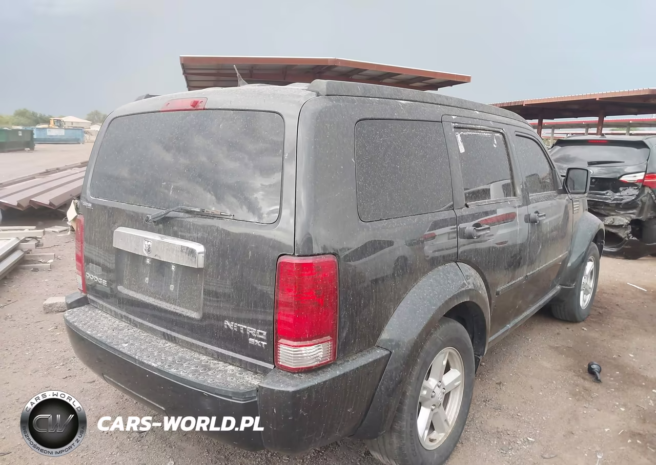 2011 Dodge Nitro Sxt VIN:1D4PT5GK7BW573975 - 4
