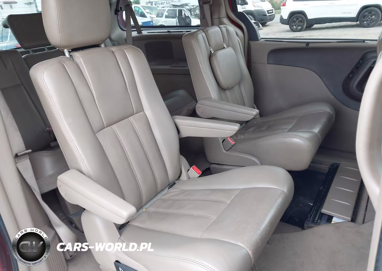 2012 Chrysler Town & Country Touring-L VIN:2C4RC1CGXCR116703 - 8
