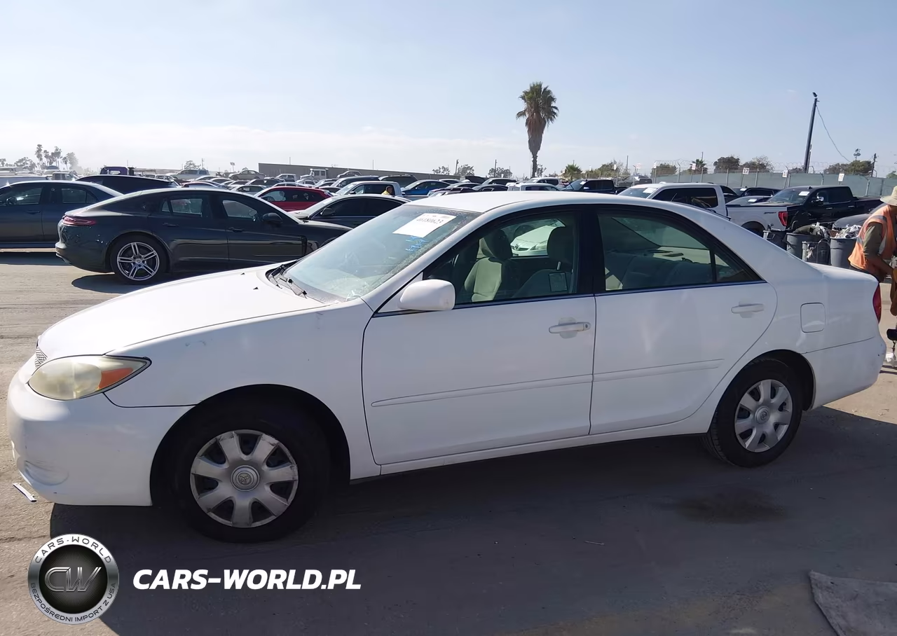 2004 Toyota Camry Le VIN:4T1BE32K14U275235 - 14